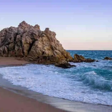 “la Caleta” *